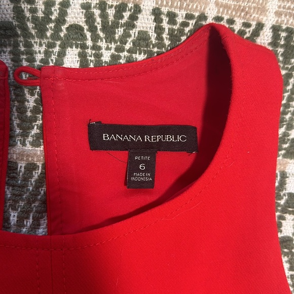 Banana Republic - Little Red Dress - Picture 8 of 11